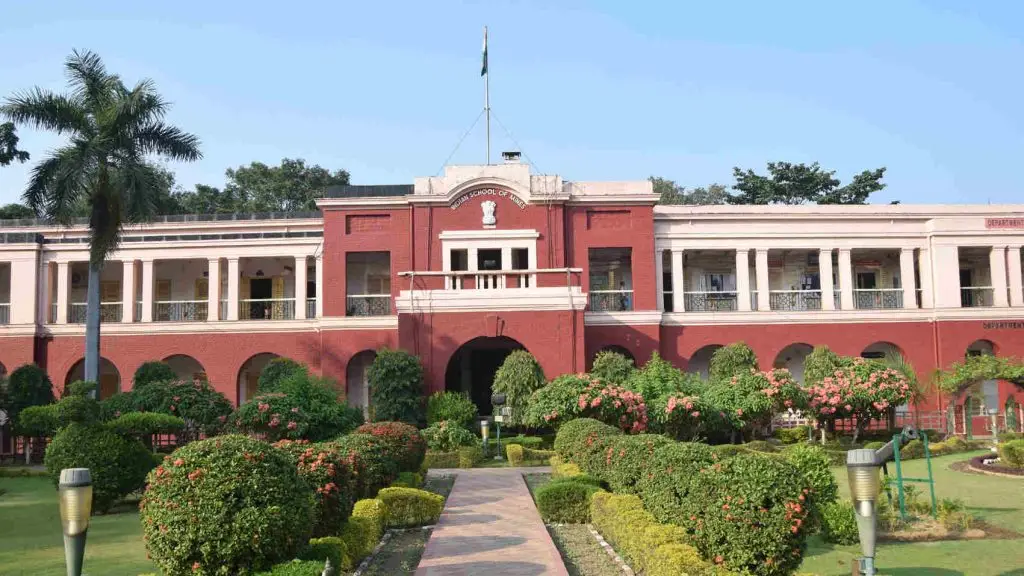 Indian Institure of Technolgoy, The Indian School of Mines, IIT (ISM)